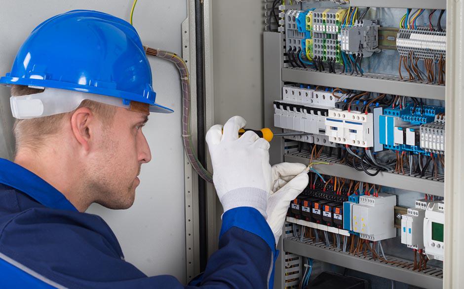 cherche électricien Courbevoie